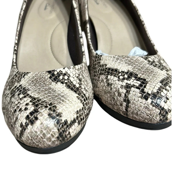 Clark’s Adriel Viola,Women shoes,NEW,Taupe snake,animal print,3.5 “ heel ,solid - Picture 4 of 13